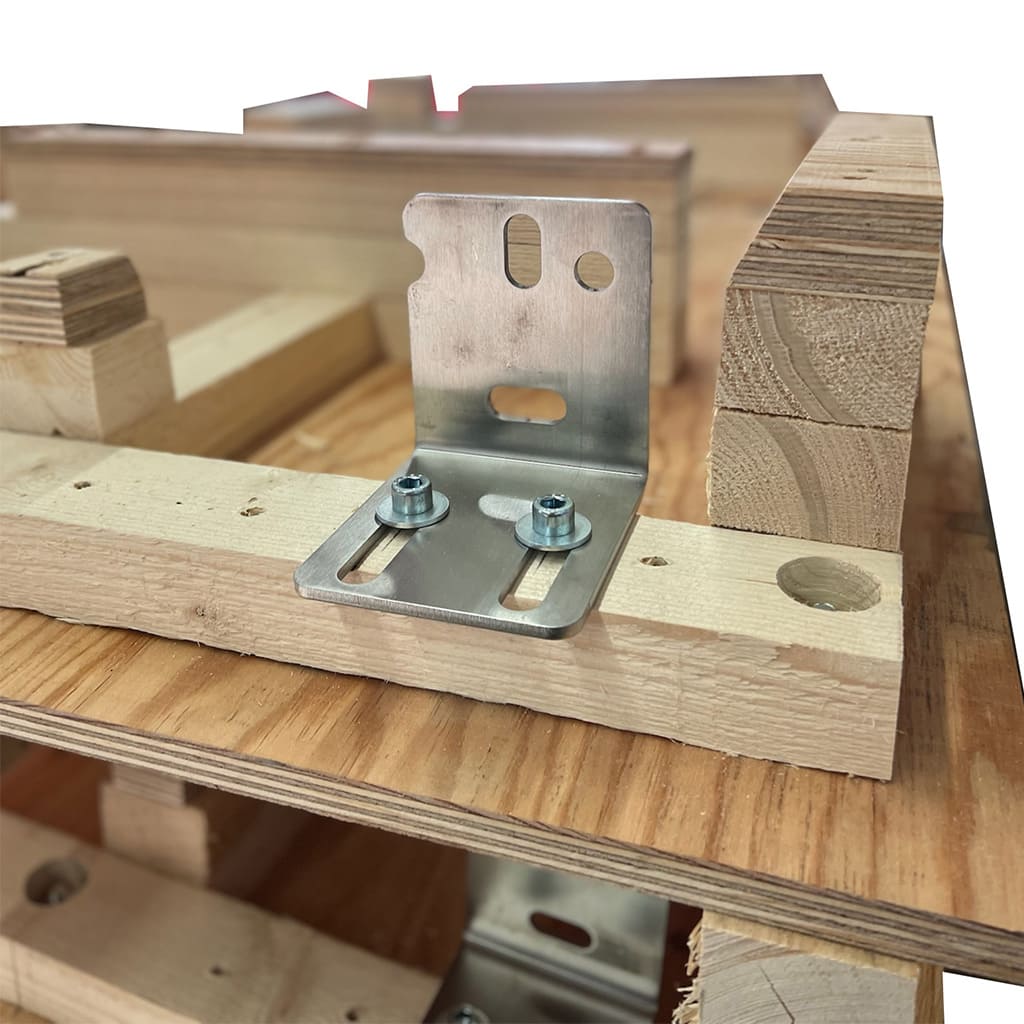 Montagewinkel für eine individuelle Holzverpackung von BROPACK im Detail